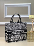 Christian Dior Book Tote Toile de Jouy Ασπρόμαυρη
