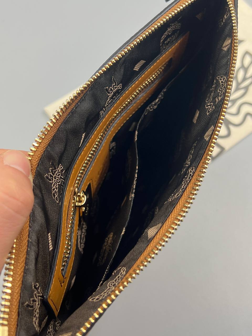 MCM Pouch Cognac Visetos