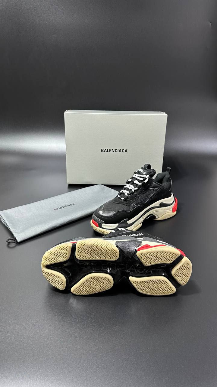 Balenciaga Triple S Black
