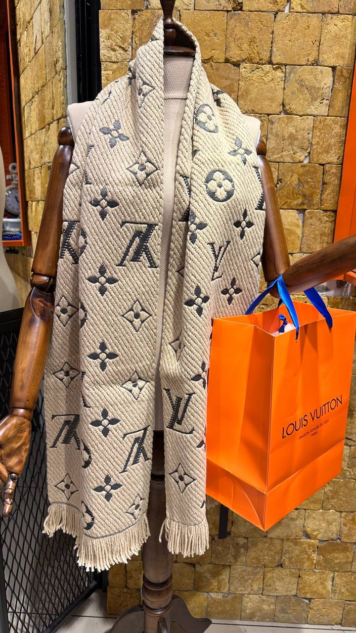 Louis Vuitton Scarf Beige