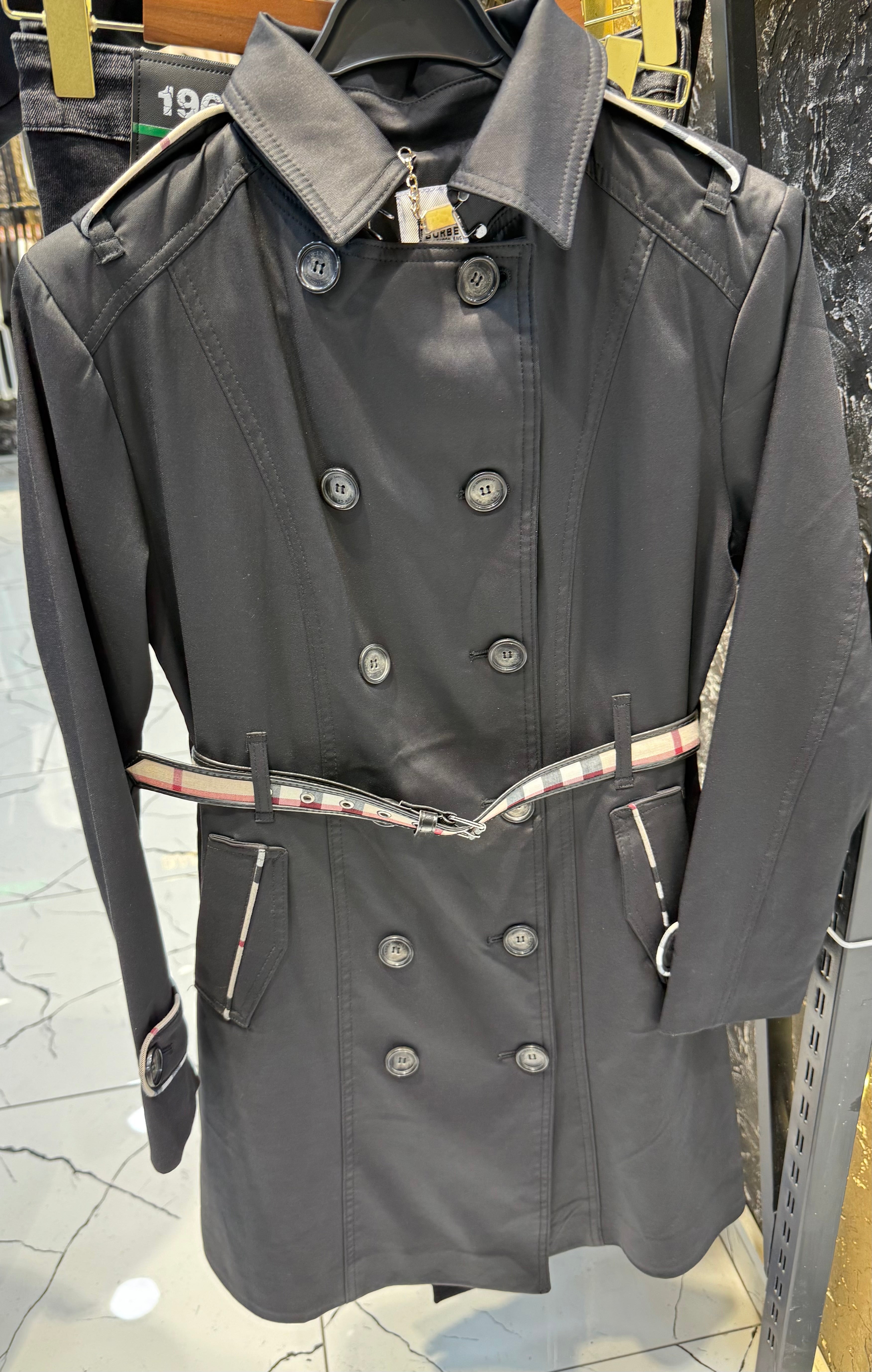 Burberry Heritage Kensington Trench Coat Black