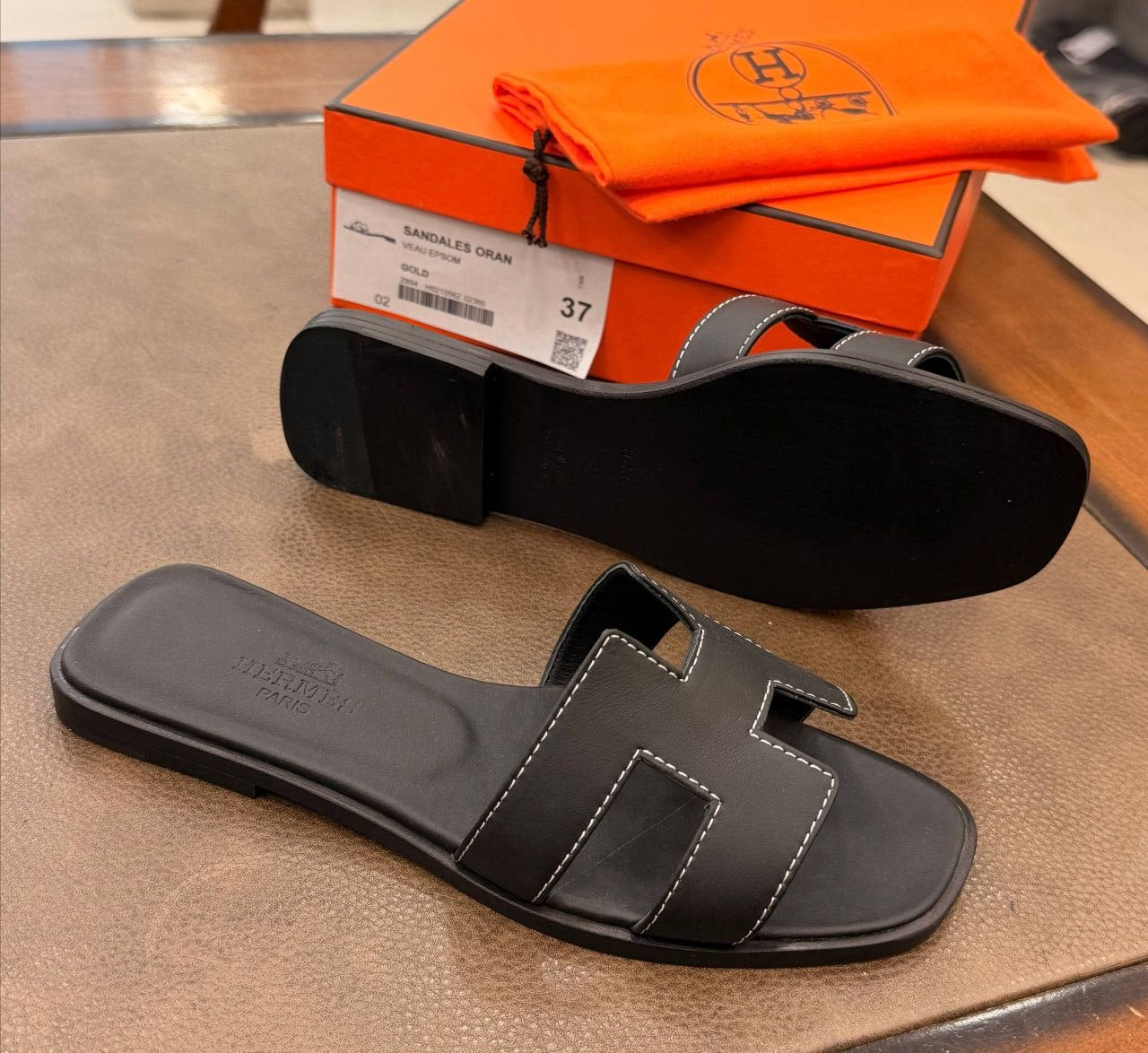 Hermes Oran Slides Black