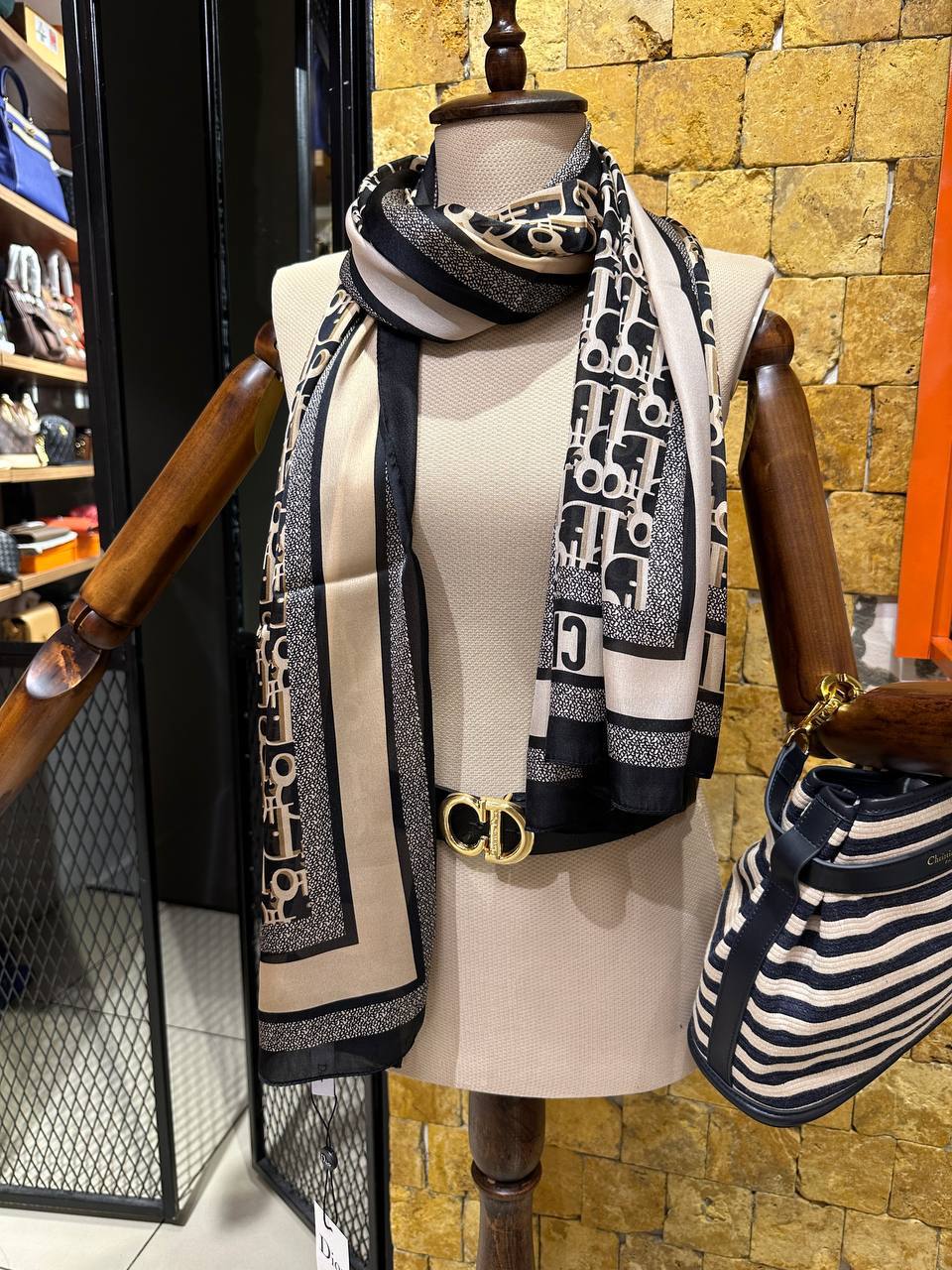 Christian Dior Scarf Μαύρο-Μπεζ