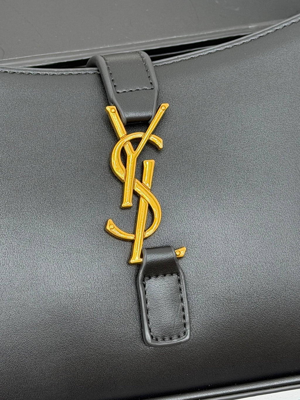 Saint Laurent YSL Le 5 à 7 Shoulder Bag Black